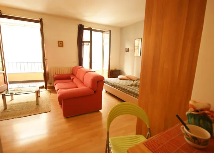 Apartment Santa Marta In The Centre Intra